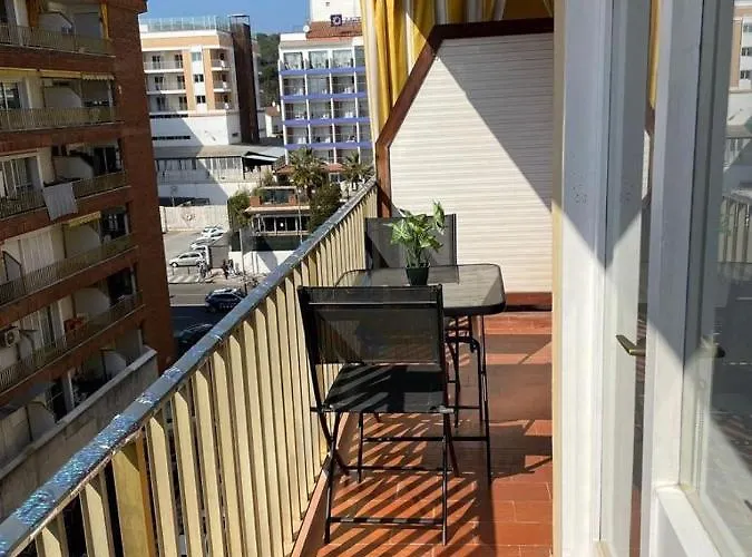 Fantastico Piso Con Piscina En Corazon De Fenals Apartman