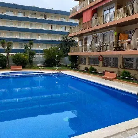 Fantastico Piso Con Piscina En Corazon De Fenals * Lloret de Mar